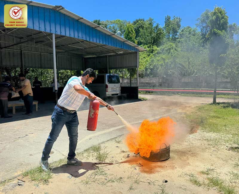 phan-biet-binh-chua-chay-bot-that-gia-3